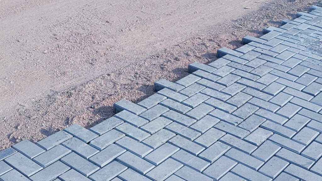 Pavers de concreto: por que o piso intertravado virou padrão em obras urbanas